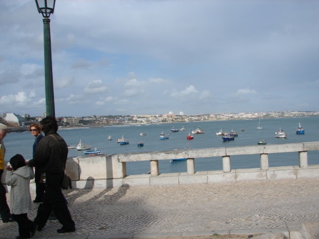 2008/03(March)/AroundTheWorld/Lisbon/640x480_Esteroil Portugal a beach town.jpg
